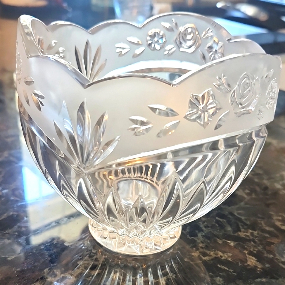 Elegant Lead Crystal Cut Glass Bowl